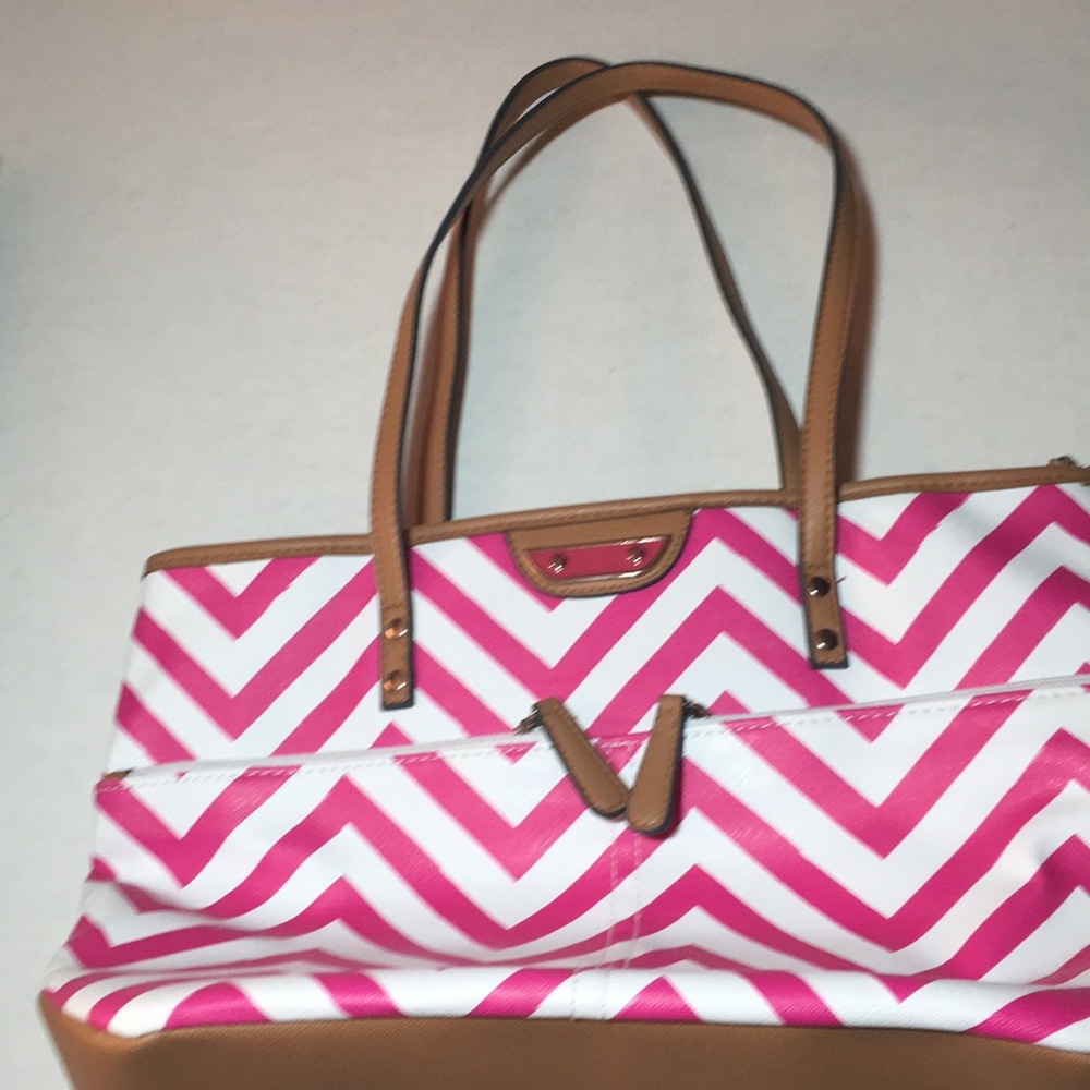 🆑 NWOT Stylish Handbag 👜🛍💕
